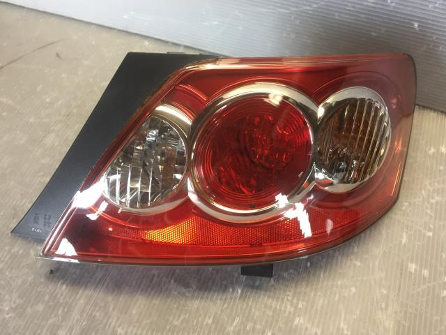 【中古】中古部品 マークX GRX125 右テールランプ 【3330580100-001432013015500】