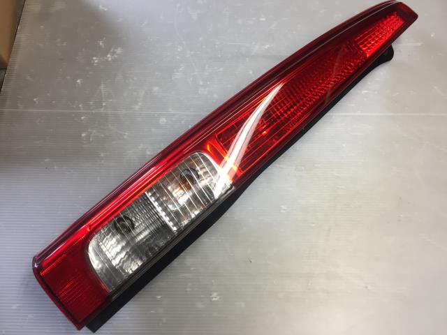 【中古】中古部品 ムーヴ L175S 左テールランプ 【3330580100-001364846715600】