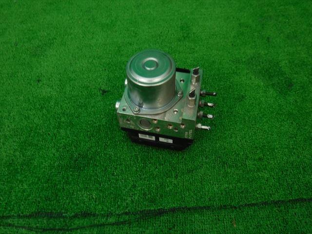 【中古】中古部品 セレナ HFC26 ABSアクチュエーター 【3330240100-000223021842500】