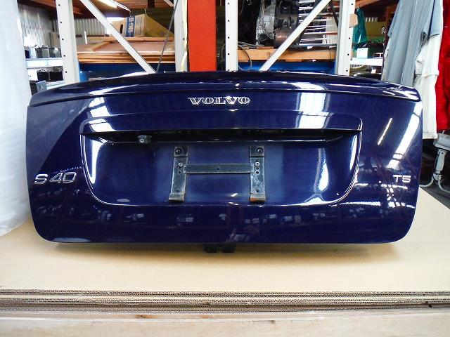 【中古】中古部品 ボルボ 40シリーズ MB5254 トランクリッド 【3340140100-001152089015300】