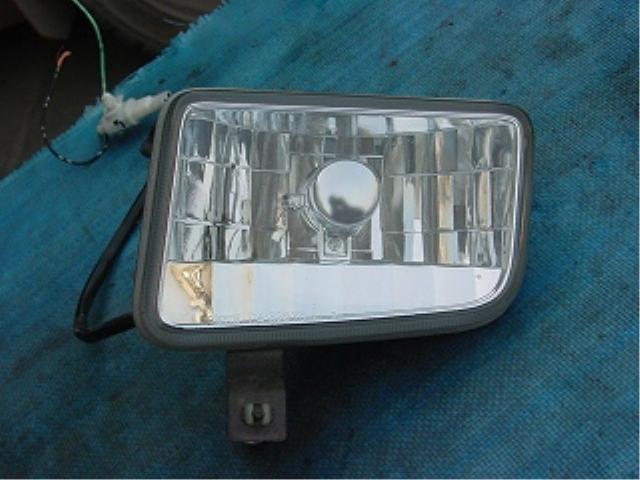 【中古】中古部品 ワゴンRソリオ MA34S 左フォグランプ 【3340140100-000567454110950】