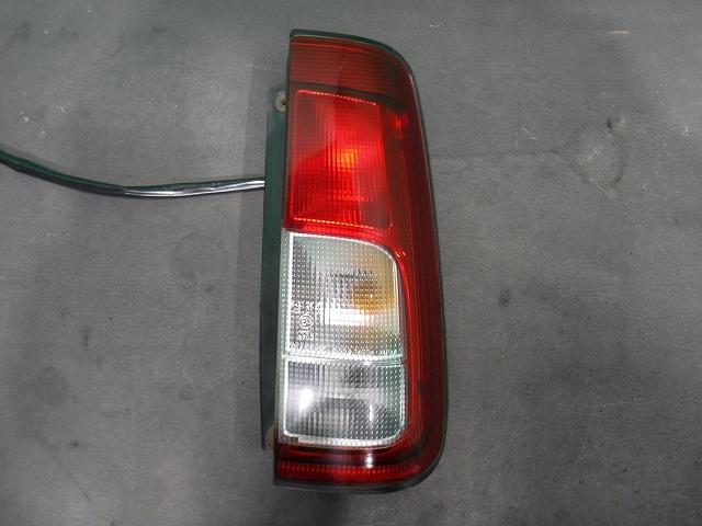 【中古】中古部品 KEI HN11S 右テールランプ 【3340140100-001703956115500】