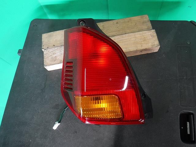 【中古】中古部品 ミニカ H42V 左テールランプ 【3340140100-001508540115600】