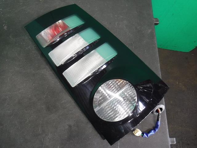 【中古】中古部品 シエンタ NCP81G 右テールランプ 【3340140100-001608442115500】