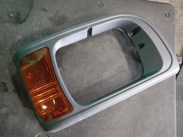 メーカー 三菱 車名 ミニキャブ 型式類別 グレード 660 スタンダード 認定型式 V-U41T 車両タイプ トラック 年式 H8/2 シフト 駆動 通称型式 エンジン型式 3G83-S ミッション型式 アクスル型式 6666 車体色 カルガリーホワイト 車体色No W74 トリム色No 60A 走行距離(Km) 141,000 メーカー純正品番 部品メーカー品番 保証 0ヶ月/0km 付加情報 交換歴が有り綺麗です; 角ライト用; 無塗装グレー; ★ハンドル位置【右】; クリア付(212-87011); 小キズ程度 商品情報 ※純正番号およびモデル番号は参考としてください。※リビルト部品を購入される際のお願い【再生部品】と表示されているものをリビルト部品と呼んでいます。リビルト部品の場合には、交換時に取り外した部品をご返却していただく場合があります。詳しくはこちら※大物商品(ドア・ボンネット・バンパー等)は個人宅への配送ができない場合がございます。その場合、最寄りの配送業者支店止め等の対応となりますので、あらかじめご了承ください。 ページ上部へ【中古】中古部品 ミニキャブ U41T 右ライトリム 【3340140100-001592314610820】