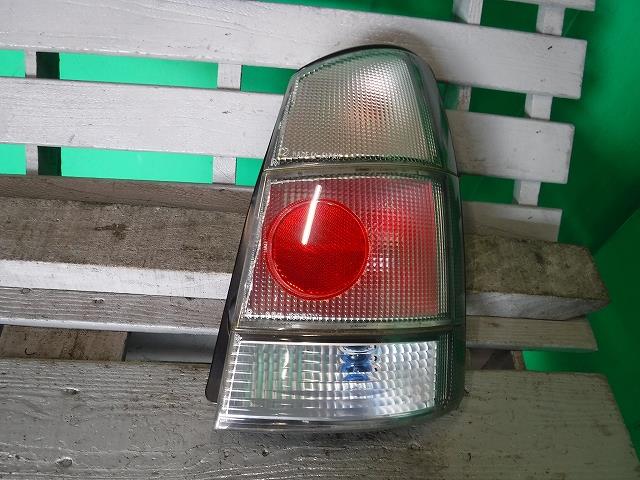 【中古】中古部品 プレオ RA1 右テールランプ 【3340140100-001508487615500】