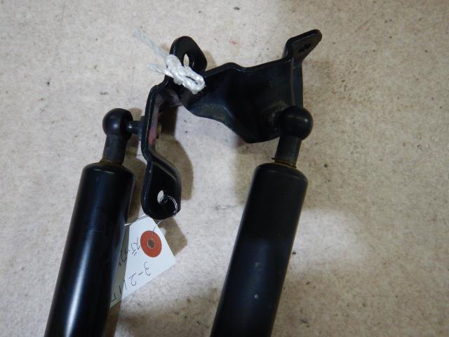 【中古】中古部品 ステップワゴン RG2 バックドアダンパー 【3330810100-220329000...