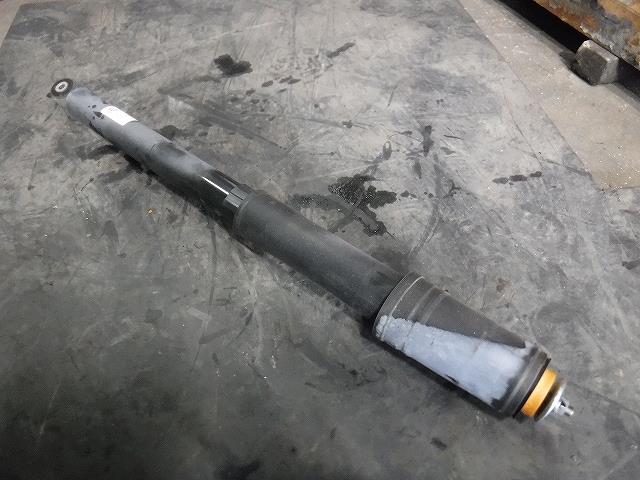 【中古】中古部品 ヴェゼル RU4 左リアショックアブソーバー 【3340140100-001692798150800】