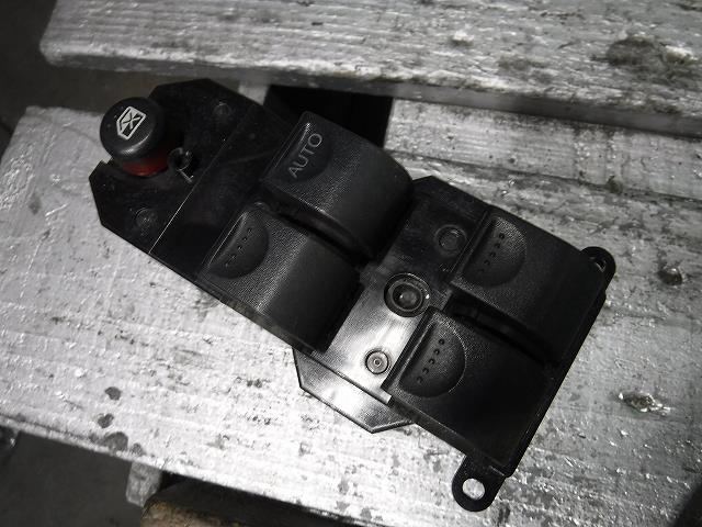 【中古】中古部品 ゼスト JE1 パワーウインドウスイッチ 【3340140100-001662380461900】