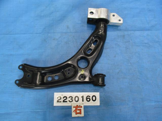 【中古】中古部品 VW ゴルフトゥーラン 1TCTH 右フロントロアアーム 【3310040100-000223016051720】