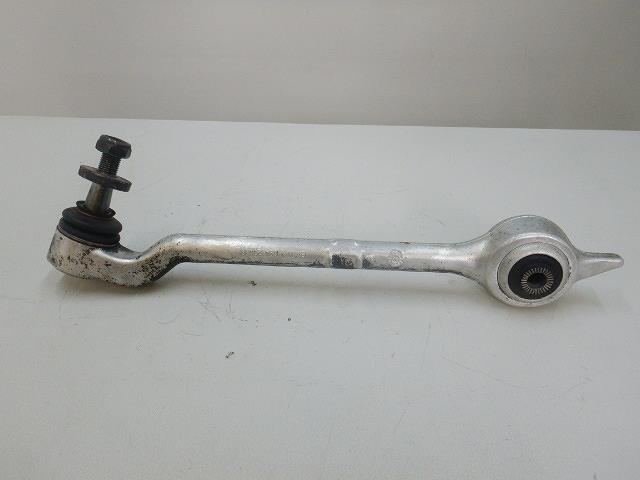【中古】中古部品 BMW 5シリーズ DD28 右フロントロアアーム 【3310070100-000731339951720】