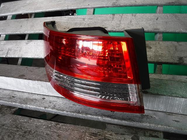 【中古】中古部品 エリシオン RR1 左テールランプ 【3340140100-001683026715600】
