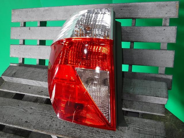 【中古】中古部品 エディックス BE3 左テールランプ 【3340140100-001278787115600】
