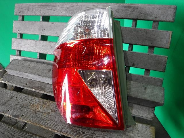 【中古】中古部品 エディックス BE1 左テールランプ 【3340140100-001419719315600】