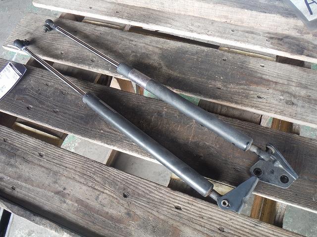 【中古】中古部品 エディックス BE1 バックドアダンパー 【3340140100-000998620877250】