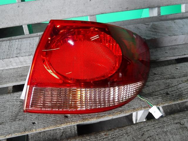 【中古】中古部品 ミレーニア TAFP 右テールランプ 【3340140100-001369960915500】