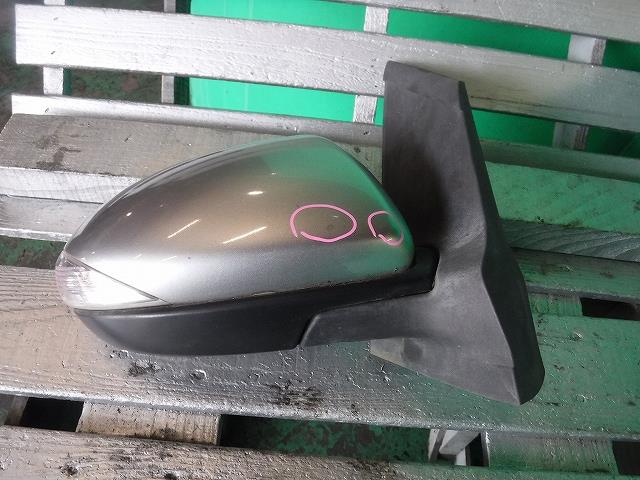 【中古】中古部品 デミオ DEJFS 右サイドミラー 【3340140100-001677908913500】