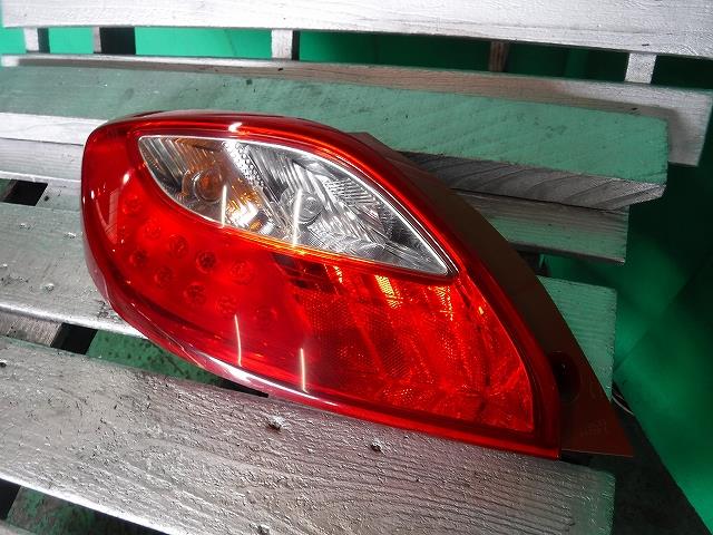 【中古】中古部品 デミオ DE3FS 左テールランプ 【3340140100-001674533715600】