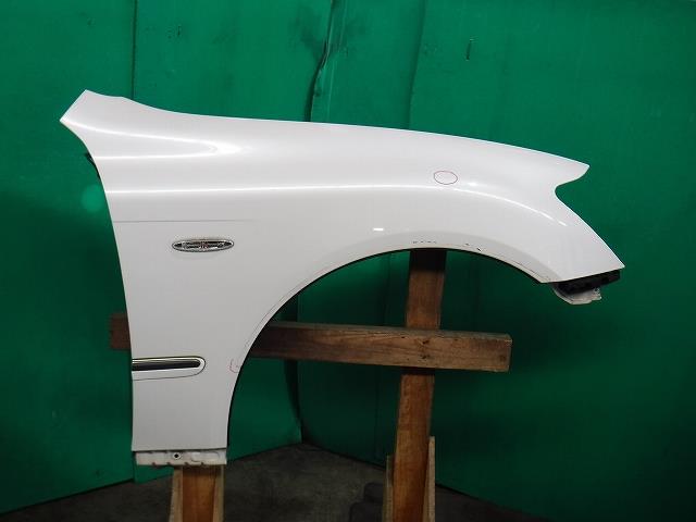 【中古】中古部品 クラウン GRS182 右フロントフェンダー 【3340140100-001707859410600】