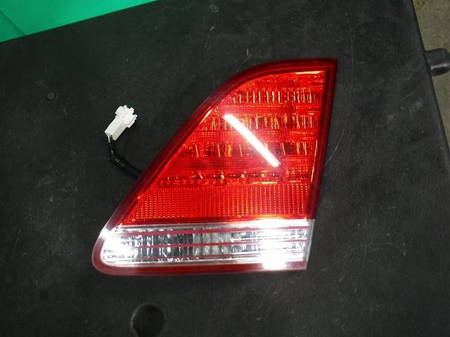 【中古】中古部品 クラウン GRS182 リアフィニッシャーパネル 【3340140100-001581550215200】