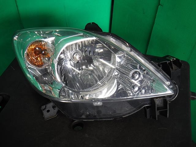 【中古】中古部品 デミオ DY3W 右ヘッドランプ 【3340140100-001671592010800】