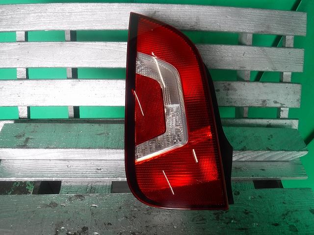 【中古】中古部品 VW アップ！ AACHY 左テールランプ 【3340140100-001643301215600】