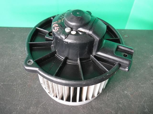 【中古】中古部品 フィット GD1 ヒーターブロアモーター 【3340140100-001619781667900】