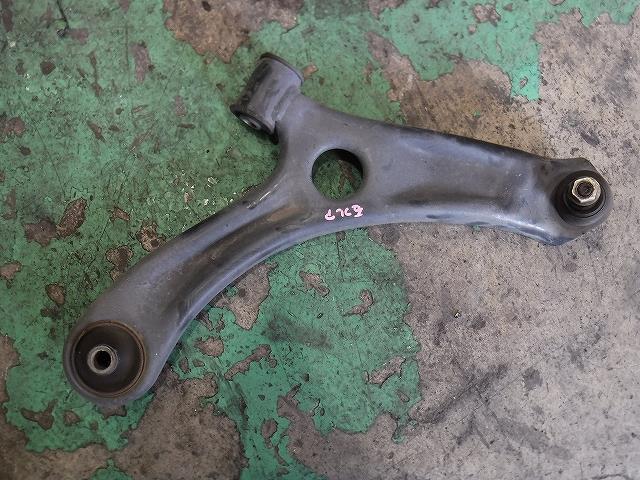 【中古】中古部品 フレア MJ44S 右フロントロアアーム 【3340140100-001621762851720】