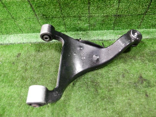 【中古】中古部品 ティアナ TNJ31 右リアアッパアーム 【3330420100-220415000651830】