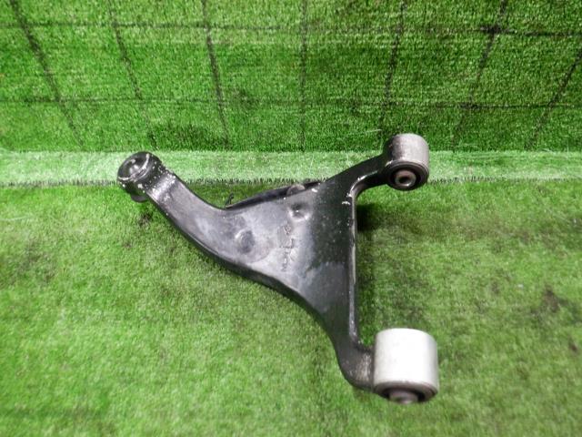 【中古】中古部品 ティアナ TNJ31 左リアアッパアーム 【3330420100-220415000651850】