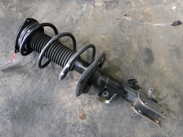 【中古】中古部品 ジューク YF15 右フロントストラット 【3340140100-001480718050110】