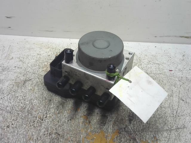 【中古】中古部品 カローラフィールダー ZRE142G ABSアクチュエーター 【3310160100-000213068642500】