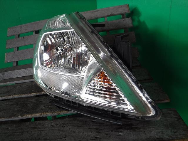 【中古】中古部品 ティーダ ラティオ SC11 右ヘッドランプ 【3340140100-001494473610800】