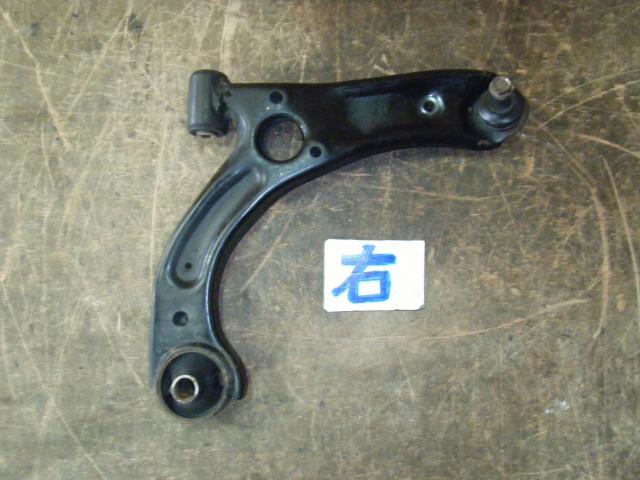 【中古】中古部品 ムーヴ L175S 右フロントロアアーム 【3310050100-220228000151720】