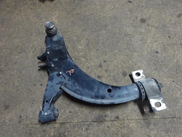 【中古】中古部品 インプレッサ GG2 右フロントロアアーム 【3310410000-000223022251720】