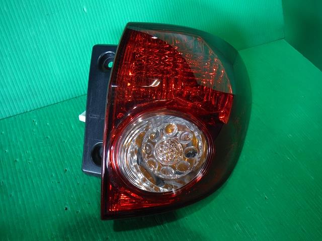 【中古】中古部品 ウイングロード Y12 右テールランプ 【3340140100-001286005415500】