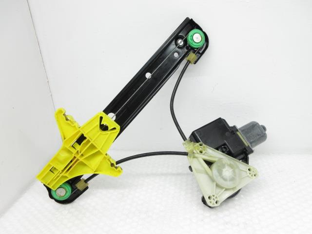 【中古】中古部品 VW ポロ 6RCBZ 右リアドアレギュレータ・モーター 【3500170000-220425501413320】