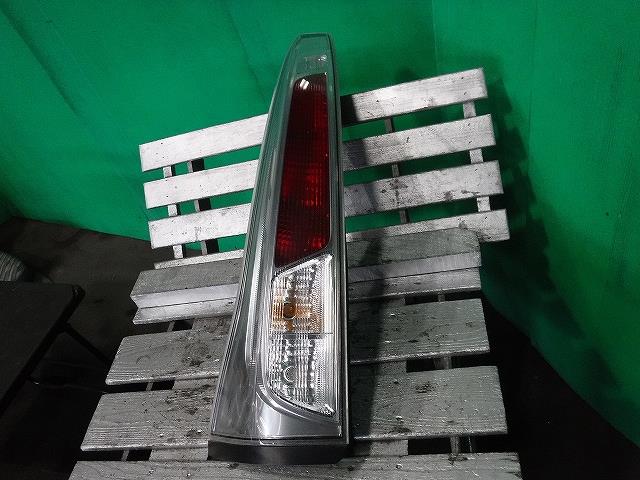 【中古】中古部品 セレナ FC26 左テールランプ 【3340140100-001652204415600】