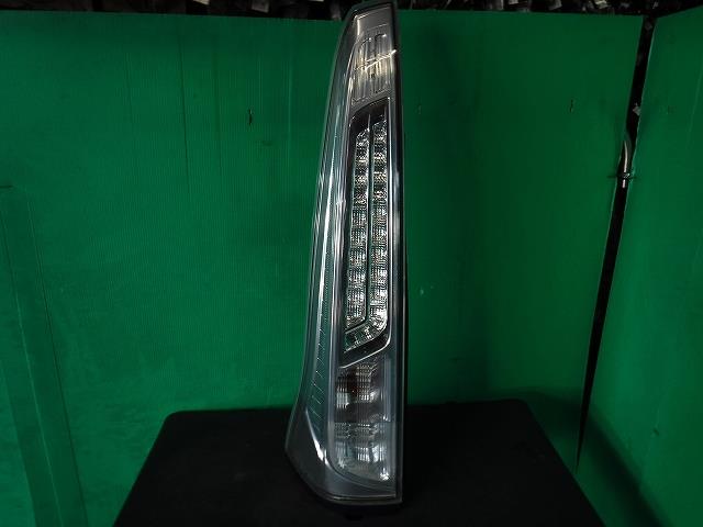 【中古】中古部品 セレナ HC26 左テールランプ 【3340140100-001697388115600】