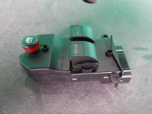 【中古】中古部品 モビリオスパイク GK1 パワーウインドウスイッチ 【3340140100-000022103861900】