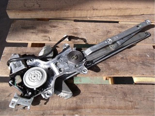 【中古】中古部品 エスティマ MCR30W 右リアドアレギュレータ・モーター 【3340140100-000726343913320】