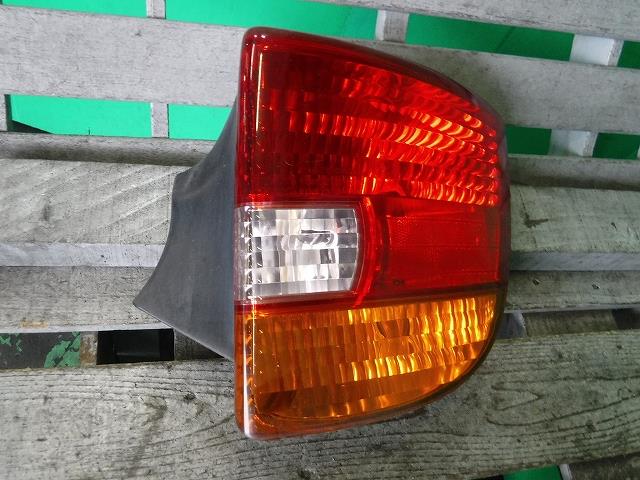【中古】中古部品 セリカ ZZT231 右テールランプ 【3340140100-001338926615500】
