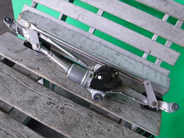 【中古】中古部品 スペーシア MK32S フロントワイパーモーター 【3340140100-001443644261600】