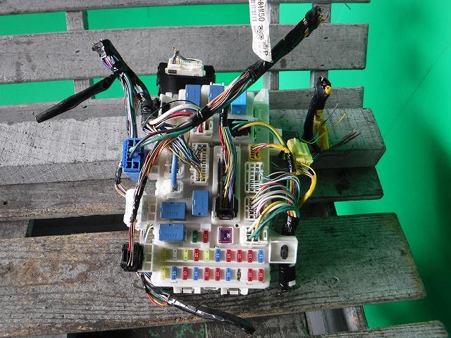 【中古】中古部品 スペーシア MK32S ヒューズボックス 【3340140100-001443740567800】