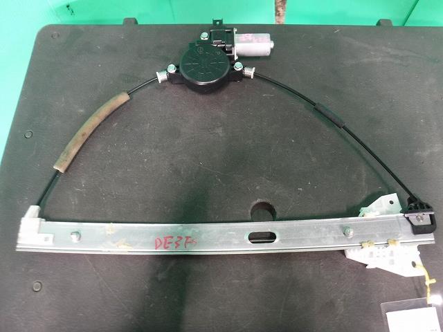 【中古】中古部品 デミオ DE3FS 右フロントドアレギュレータ・モーター 【3340140100-001708096313120】