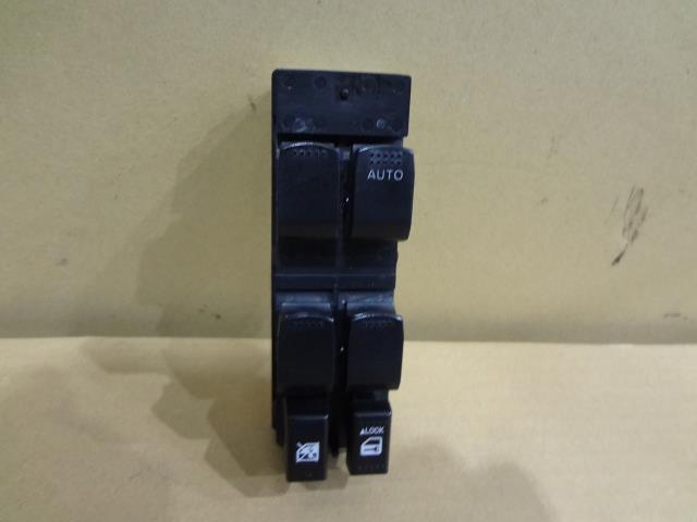 【中古】中古部品 スイフト ZC71S パワーウインドウスイッチ 【3330460100-000001528261900】