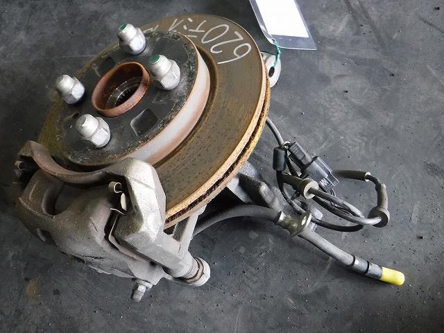 【中古】中古部品 デミオ DE3FS 右フロントナックルハブ 【3340140100-001407562044310】