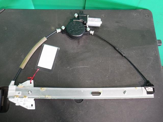 【中古】中古部品 デミオ DE3FS 右フロントドアレギュレータ・モーター 【3340140100-001632258313120】