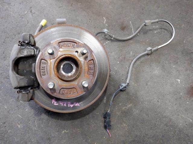 【中古】中古部品 キャロル HB36S 左フロントナックルハブ 【3340140100-000022144544340】