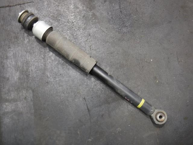 【中古】中古部品 キャロル HB36S 右リアショックアブソーバー 【3340140100-000022144650700】